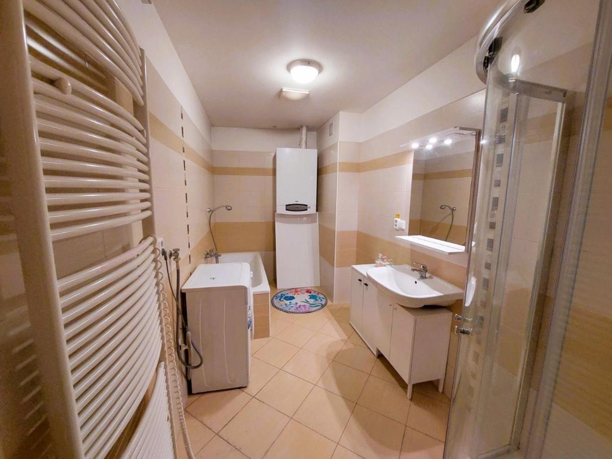 Prostorny Byt V Centru 3 Kk 80 M2 Hradec Králové Buitenkant foto